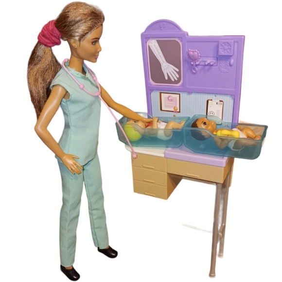 HUGE BARBIE DOLL DOCTOR PRENATAL NURSE BUNDLE - Picture 13 of 14